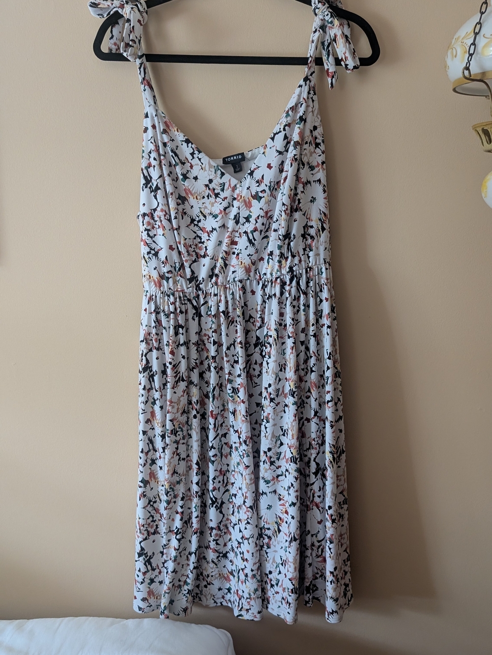 torrid White Floral Tie-Shoulder Midi Dress